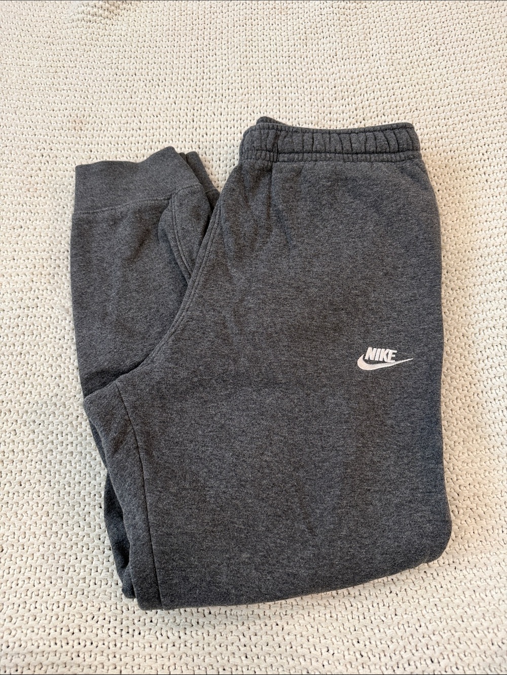 Nike Sportswear Club Fleece Joggers Sweatpants, Dark Gray, Size Medium